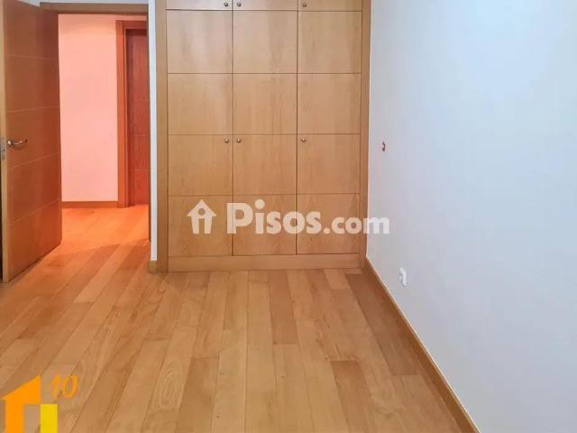 Piso en alquiler en Calle de María Zayas