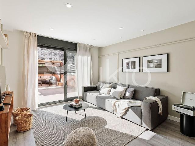 Piso en alquiler en calle De Morales, Barcelona, de 110 m² 3 habitaciones por 4.745