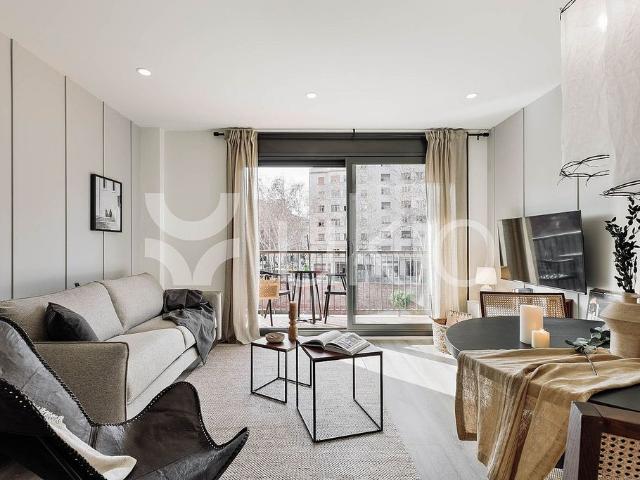 Piso en alquiler en calle De Morales, Barcelona, de 61 m² 1 habitación por 2.190