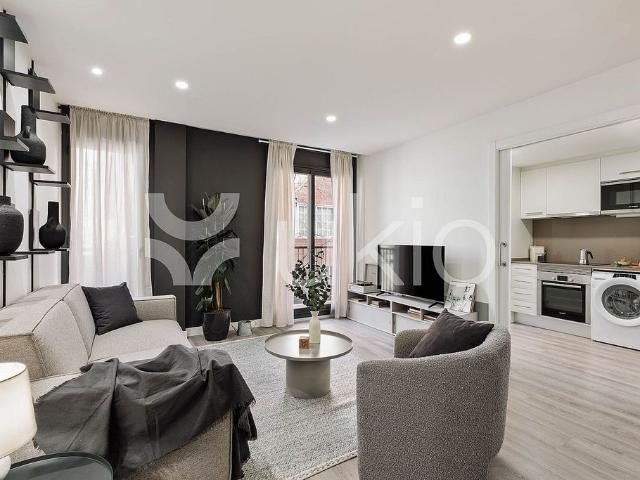 Piso en alquiler en calle De Morales, Barcelona, de 84 m² 2 habitaciones por 3.165