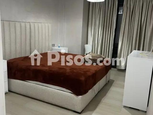 Piso en alquiler en Calle de Nápoles, 18
