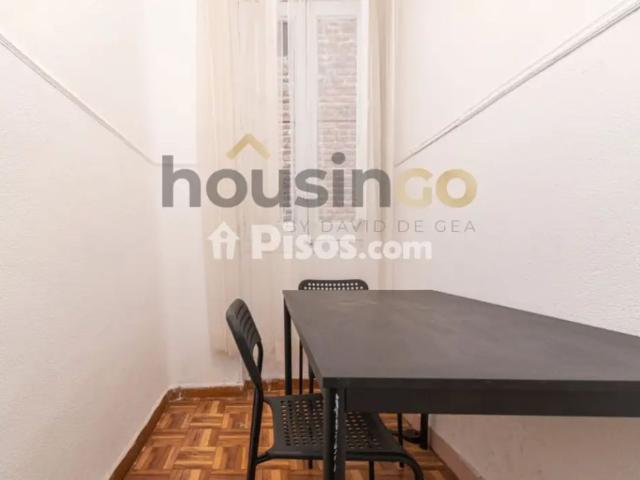 Piso en alquiler en Calle de Narváez