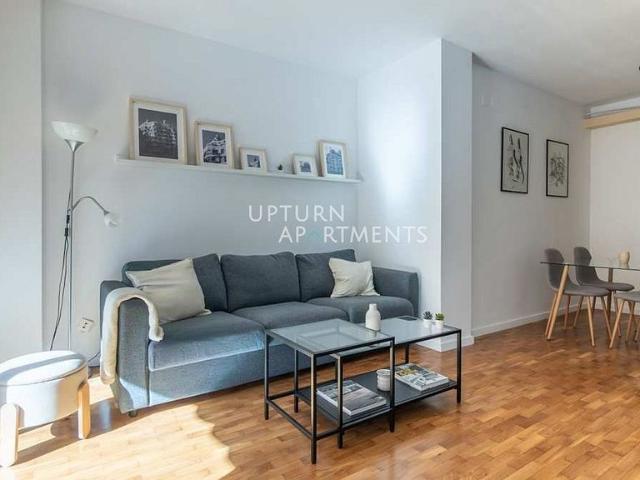 Piso en alquiler en calle De Nicaragua, Barcelona, de 90 m² 2 habitaciones por 1.995