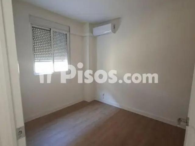 Piso en alquiler en Calle de Óscar Carvallo