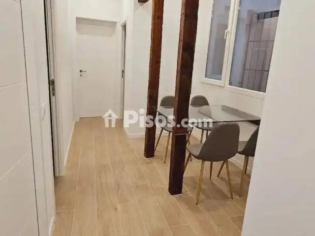 Piso en alquiler en Calle de Alfileritos