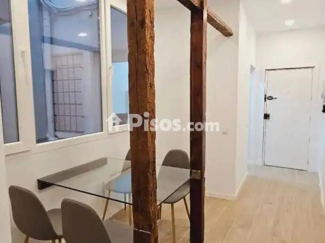 Piso en alquiler en Calle de Alfileritos