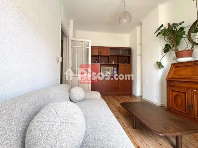 Piso en alquiler en Calle de Antonia Mercé