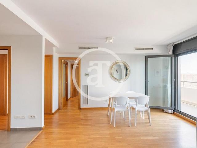 Piso en alquiler en calle De Bac de Roda, Barcelona, de 80 m² 2 habitaciones por 1.950