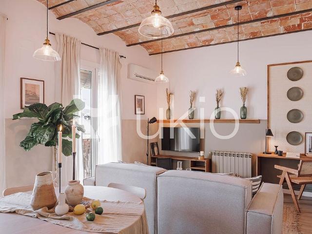 Piso en alquiler en calle De Bailèn, Barcelona, de 75 m² 3 habitaciones por 2.940