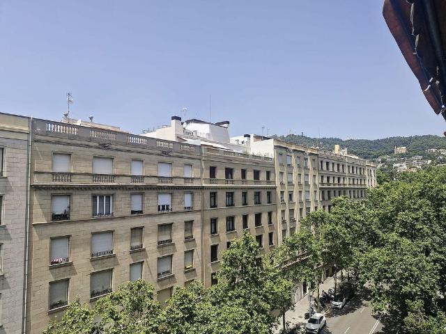 Piso en alquiler en calle De Balmes, Barcelona, de 116 m² 3 habitaciones por 2.160