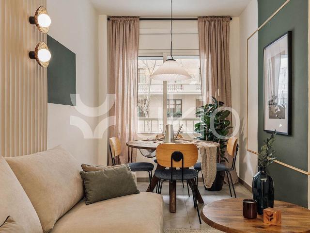 Piso en alquiler en calle De Balmes, Barcelona, de 72 m² 2 habitaciones por 2.385