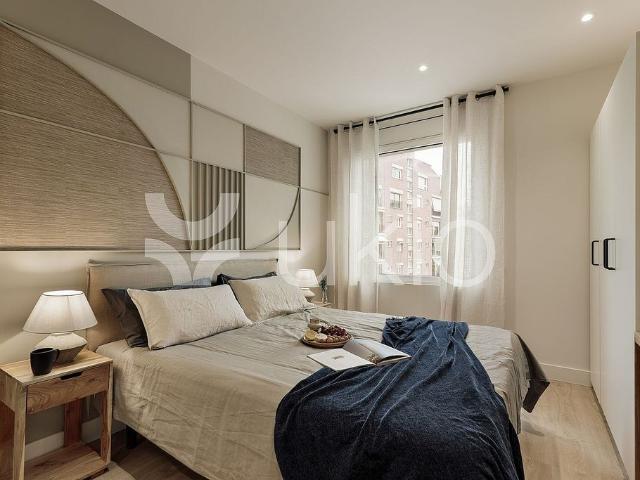 Piso en alquiler en calle De Balmes, Barcelona, de 76 m² 2 habitaciones por 2.255