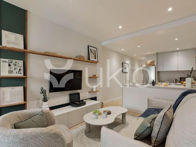 Piso en alquiler en calle De Balmes, Barcelona, de 76 m² 2 habitaciones por 2.825