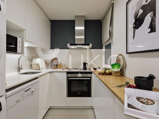 Piso en alquiler en calle De Balmes, Barcelona, de 84 m² 1 habitación por 2.100