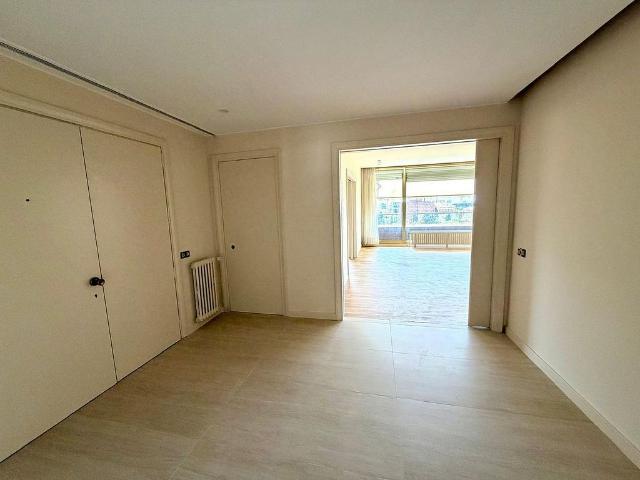 Piso en alquiler en calle De Beltrán i Rózpide, Barcelona, de 255 m² 4 habitaciones por 6.900