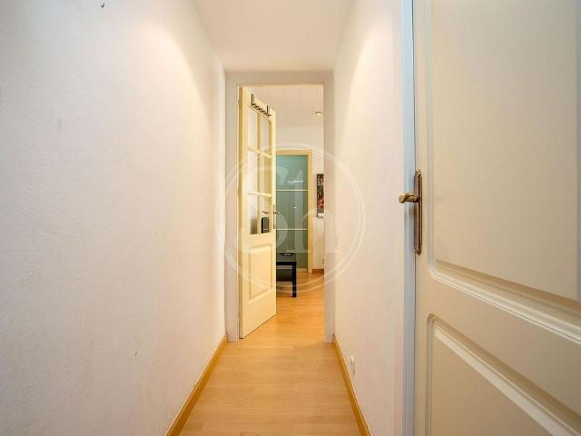 Piso en alquiler en calle De Berenguer Mallol, Barcelona, de 32 m² 1 habitación por 1.050