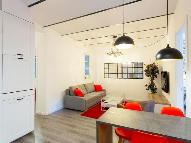 Piso en alquiler en calle De Berlín, Barcelona, de 55 m² 3 habitaciones por 1.695