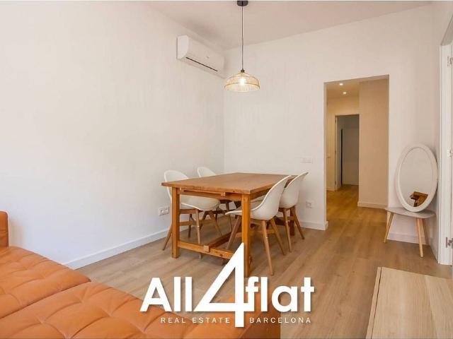 Piso en alquiler en calle De Bonsoms, Barcelona, de 53 m² 3 habitaciones por 955