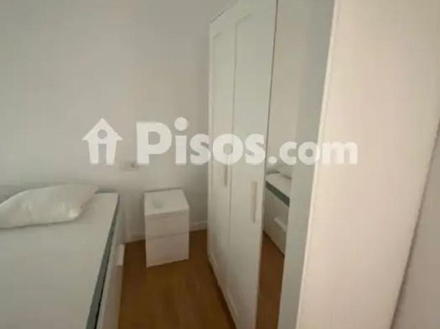 Piso en alquiler en Calle de Campoamor