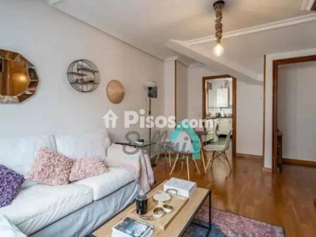 Piso en alquiler en Calle de Campomanes