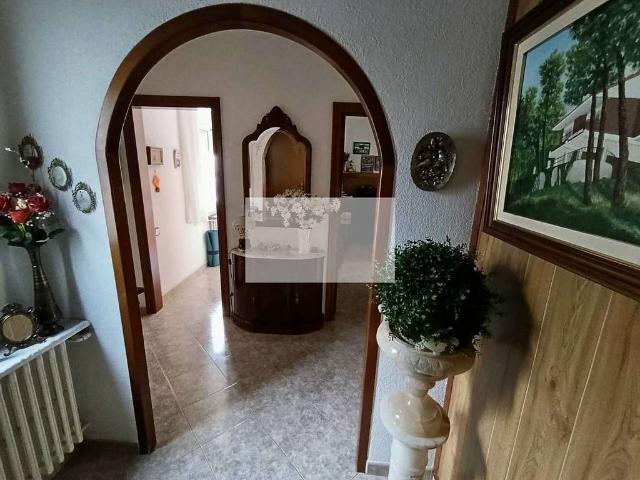 Piso en alquiler en calle De Can Puiggener, Sabadell, de 90 m² 4 habitaciones por 1.100