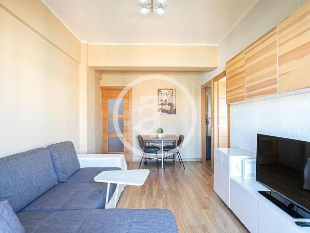 Piso en alquiler en calle De Cantàbria, Barcelona, de 65 m² 2 habitaciones por 1.400