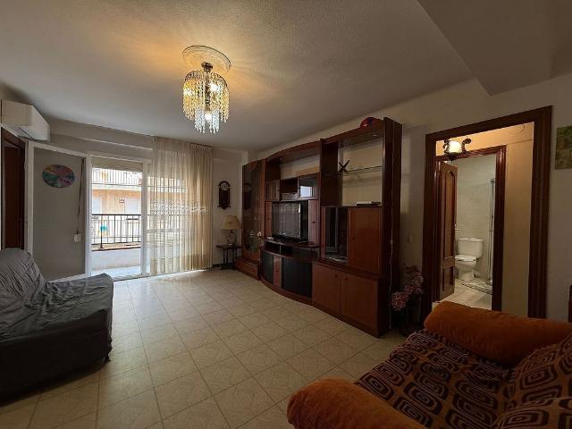 Piso en alquiler en calle De Castaños, Tarragona, de 94 m² 3 habitaciones por 675