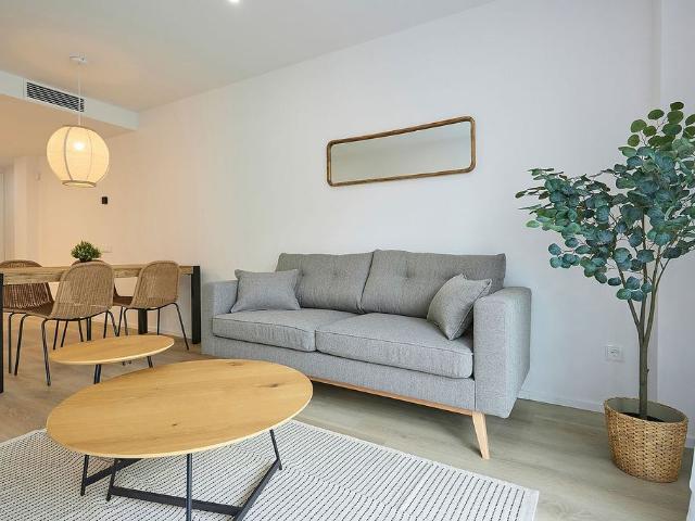 Piso en alquiler en calle De Castelao, Hospitalet de Llobregat, L´, de 86 m² 3 habitaciones por 1.872