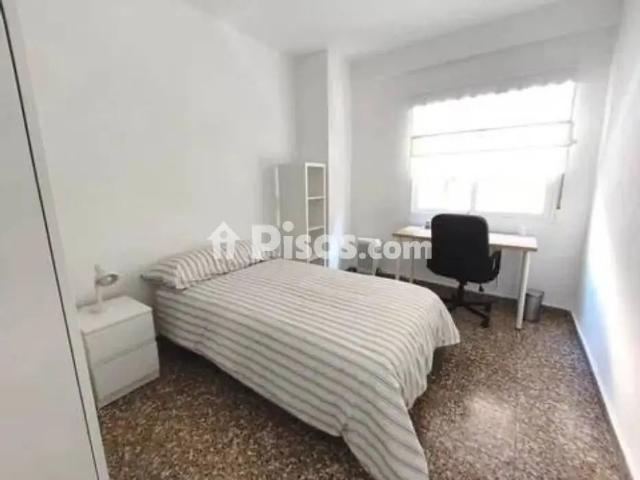 Piso en alquiler en Calle de Capitanes Ripoll