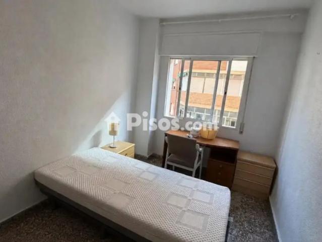 Piso en alquiler en Calle de Capitanes Ripoll