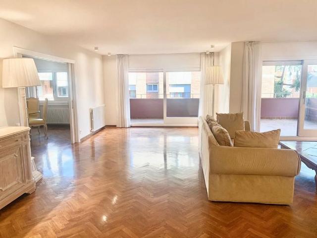 Piso en alquiler en calle De Carrencà, Barcelona, de 355 m² 6 habitaciones por 7.100