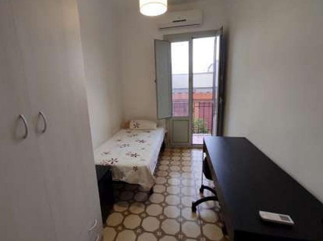 Piso en alquiler en calle De Cartagena, Barcelona, de 50 m² 2 habitaciones por 968