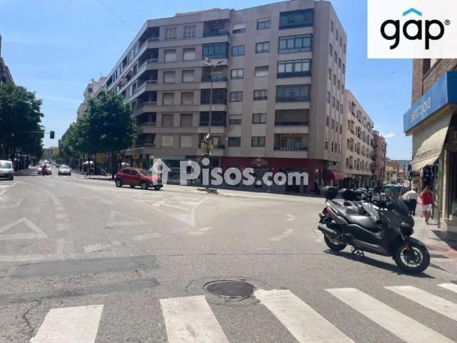 Piso en alquiler en Calle de Cervantes