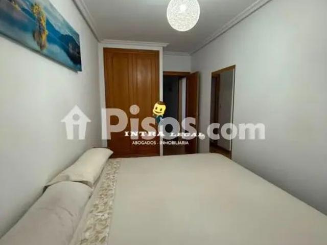 Piso en alquiler en Calle de Cervantes, 44
