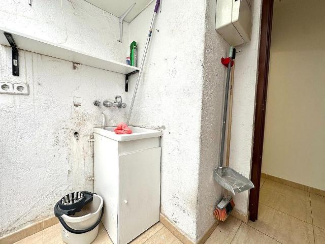 Piso en alquiler en calle De Colom, Terrassa, de 65 m² 3 habitaciones por 790