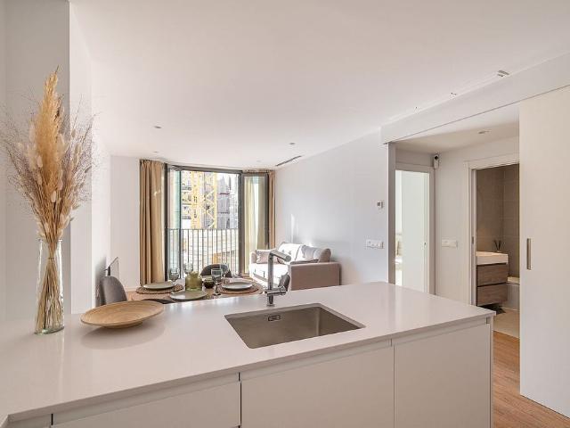 Piso en alquiler en calle De Còrsega, Barcelona, de 67 m² 2 habitaciones por 1.900