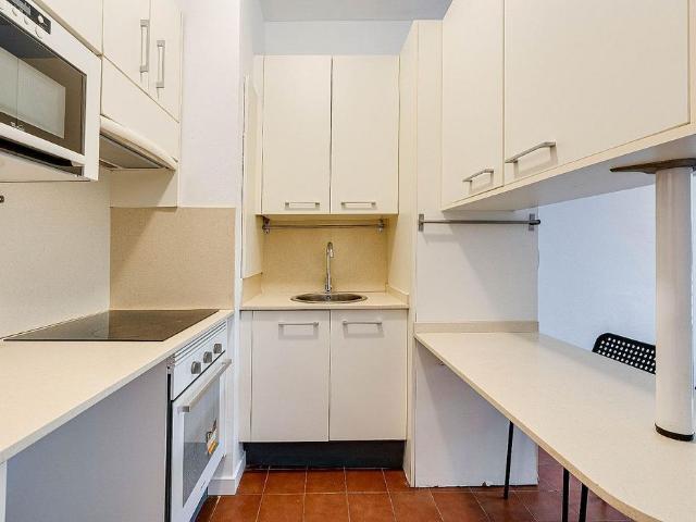 Piso en alquiler en calle De Déu i Mata, Barcelona, de 54 m² 2 habitaciones por 1.383