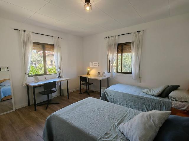 Piso en alquiler en calle De Felip II, Barcelona, de 63 m² 3 habitaciones por 2.000
