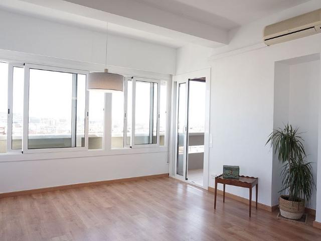 Piso en alquiler en calle De Felipe de Paz, Barcelona, de 110 m² 4 habitaciones por 1.750
