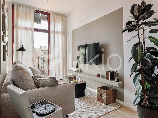 Piso en alquiler en calle De Floridablanca, Barcelona, de 65 m² 2 habitaciones por 2.070