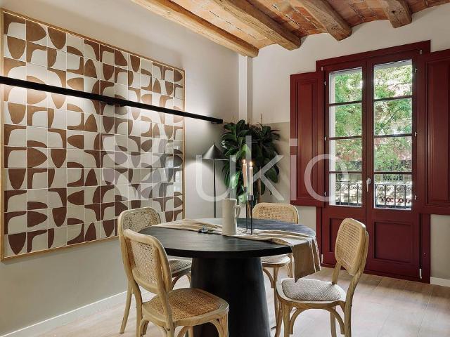 Piso en alquiler en calle De Floridablanca, Barcelona, de 62 m² 1 habitación por 2.035