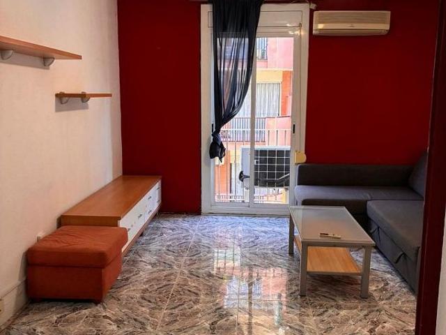 Piso en alquiler en calle De Gavà, Barcelona, de 61 m² 2 habitaciones por 968