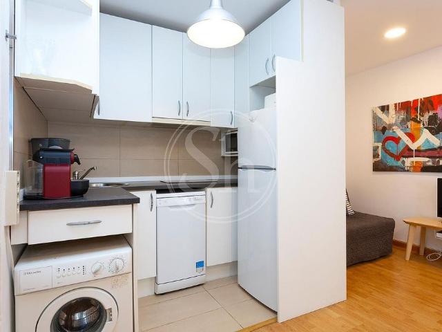 Piso en alquiler en calle De Grau i Torras, Barcelona, de 33 m² 1 habitación por 1.125