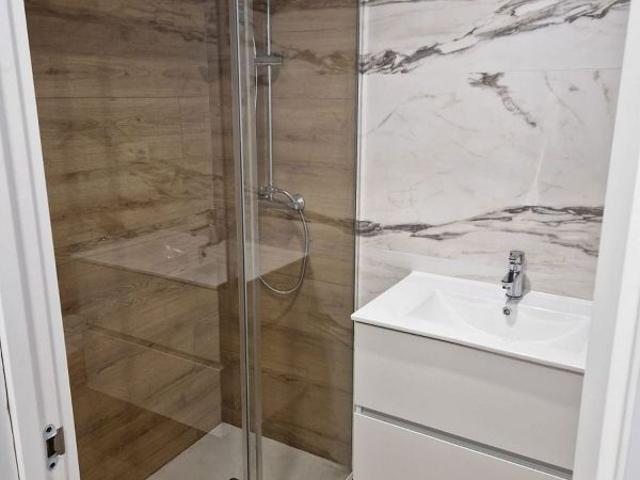 Piso en alquiler en calle De Julián Besteiro, Barcelona, de 45 m² 1 habitación por 993