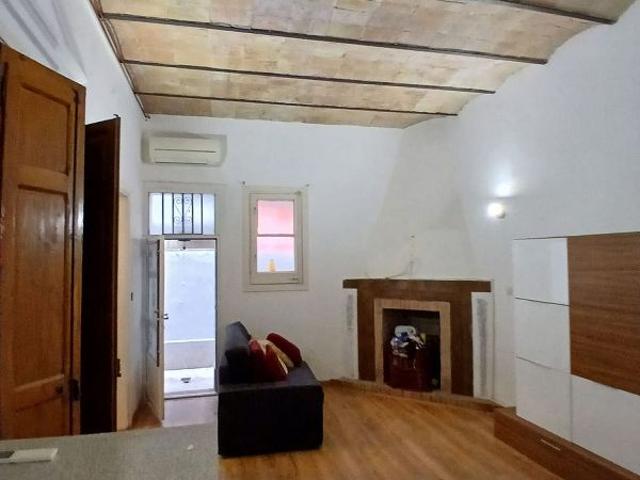 Piso en alquiler en calle De Jaume Puigvert, Barcelona, de 72 m² 2 habitaciones por 911