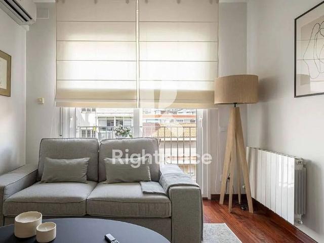 Piso en alquiler en calle De Joan Güell, Barcelona, de 67 m² 1 habitación por 1.194