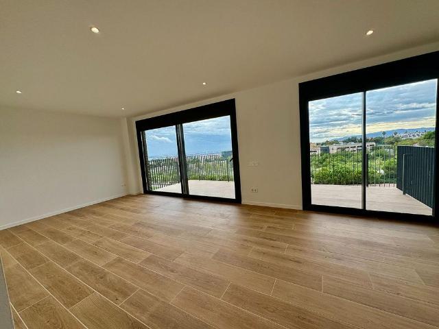 Piso en alquiler en calle De Joan Miró, Esplugues de Llobregat, de 102 m² 3 habitaciones por 3.480