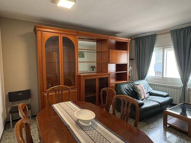Piso en alquiler en calle De Josep Ametller i Viñas, Girona, de 84 m² 3 habitaciones por 775