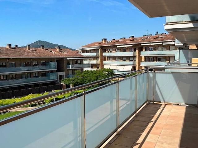 Piso en alquiler en calle De Josep Valls, Sant Cugat del Vallès, de 83 m² 3 habitaciones por 1.750