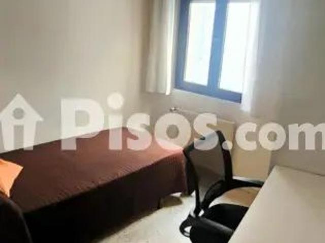 Piso en alquiler en Calle de Lucero, 10